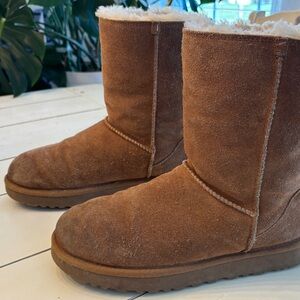 UGG Classic Suede Boot Zip Up Back Size 8